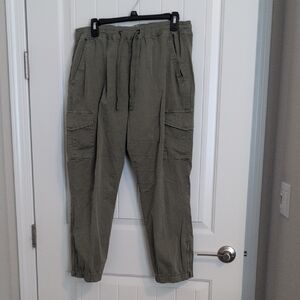 Men's Olive Cargo Jogger Pants - Casual Utility Style